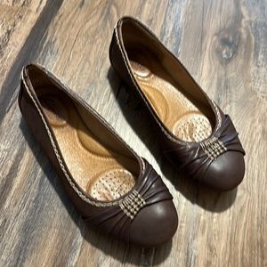 Clarks | Size 7 Flats